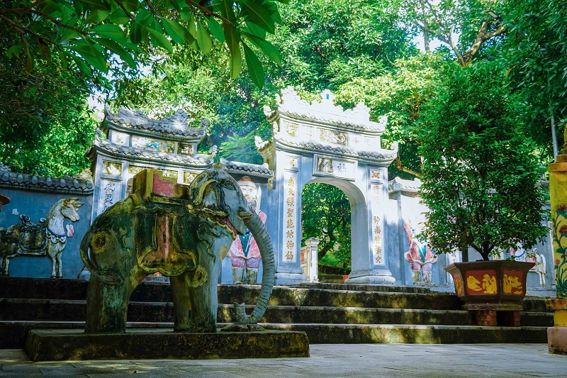 Đền Thánh Mẫu Liễu Hạnh linh thiêng giữa lòng Quảng Bình