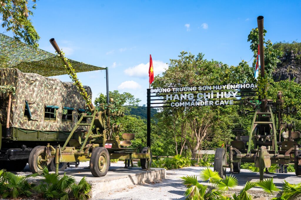 2N1Đ Khám phá Động Phong Nha – Hang Chỉ Huy
